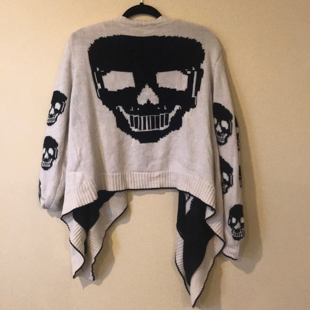 Skull sweater